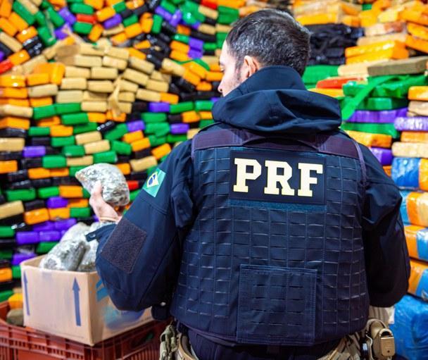 PRF registra recorde semestral de apreensões de drogas no Paraná