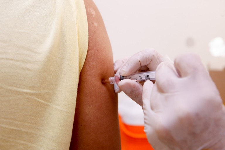 Coronavírus: Quem será vacinado nesta terça-feira (16), em Maringá?