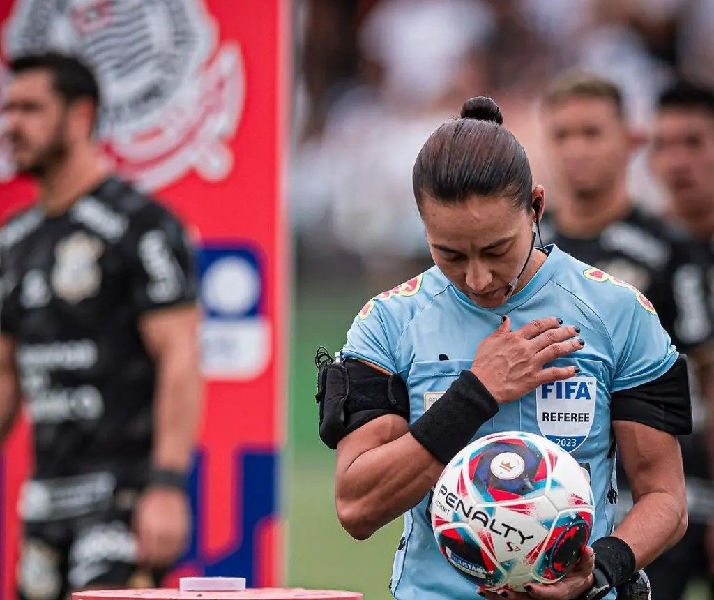 Jogos do Brasil na Copa Feminina vão alterar expediente em Maringá