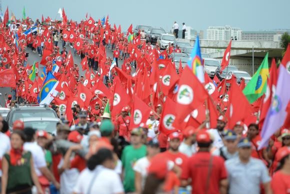 MST muda o foco e deixa agricultores de lado