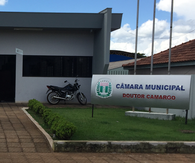 Câmara Municipal de Doutor Camargo contrata recepcionista e advogado