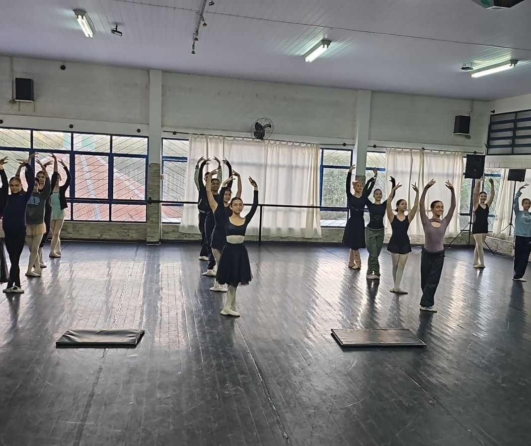 Academia de dança promove espetáculo beneficente para ajudar o RS