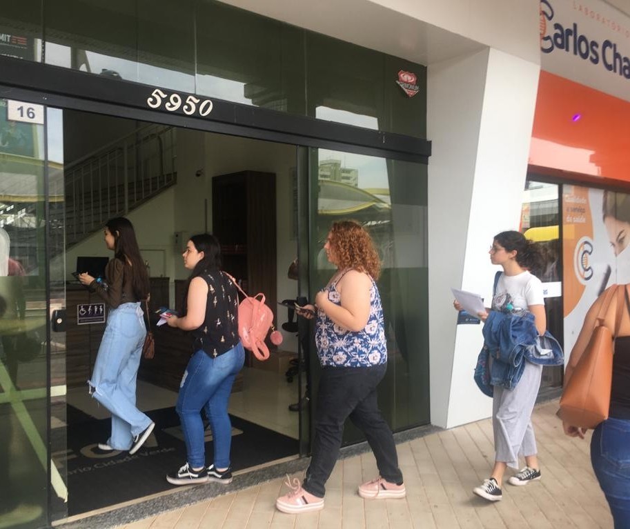 145 mil estudantes fazem as provas do Enem neste domingo (13) no Paraná 