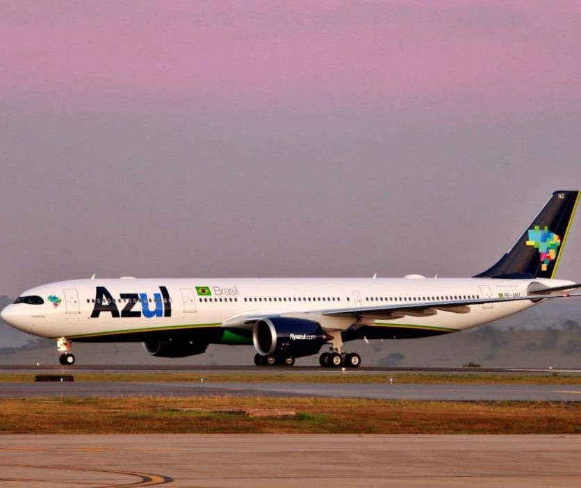 Asas congelam e avião não consegue decolar na manhã desta quinta-feira (29) em Curitiba