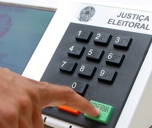 Em Maringá, 276 mil eleitores  vão às urnas nesse domingo