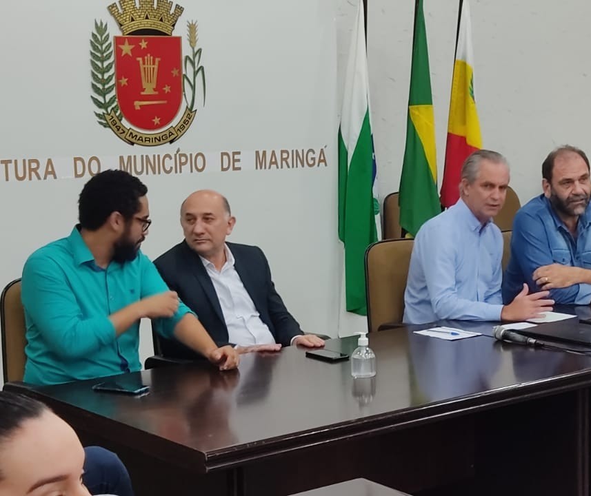 Prefeitura assina contratos para prêmio Aniceto Matti