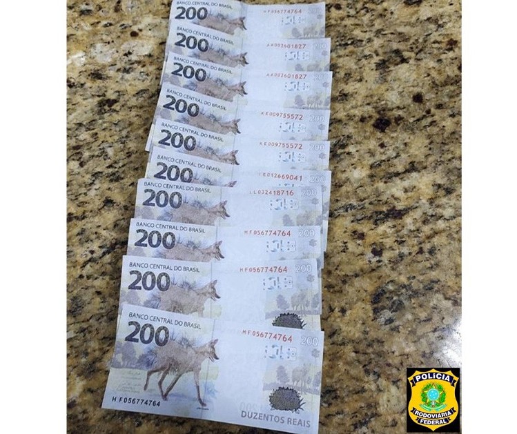 Três homens são presos em flagrante com cédulas falsas de R$ 200