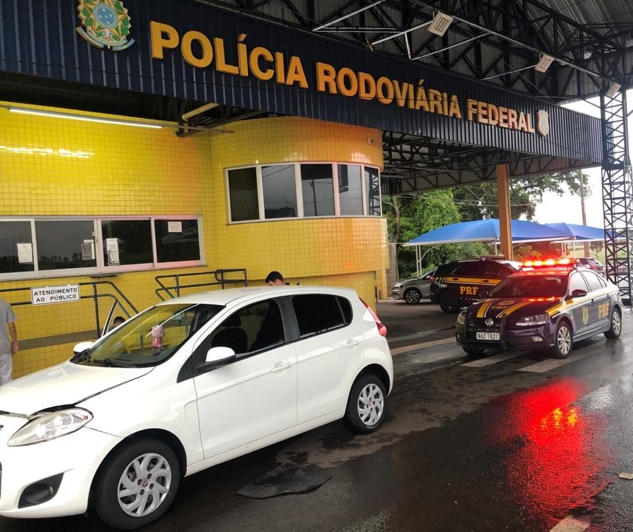 Carro com placas de Maringá é apreendido com quase R$ 345 mil em débitos