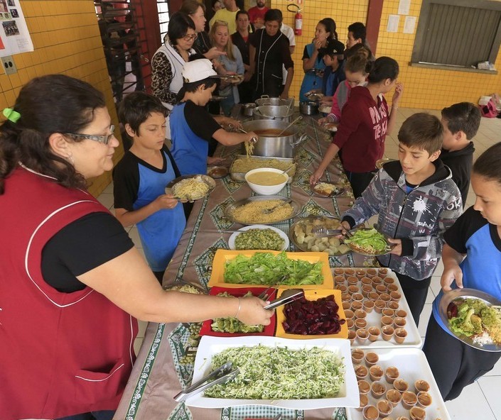 Ministério Público recomenda que seja mantida a merenda nas escolas