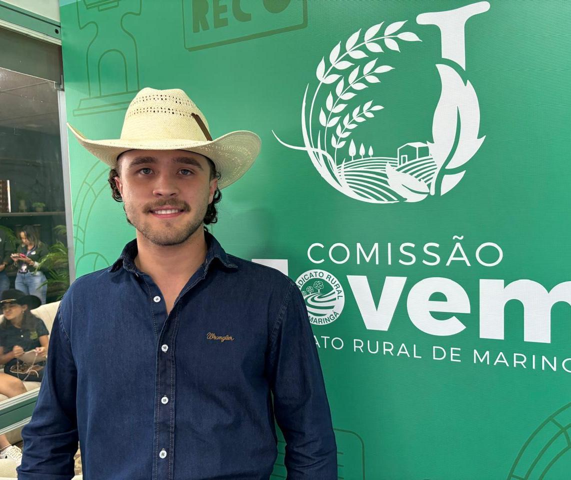 Influenciador Murilo Groth faz palestra no estande do Sistema Faep