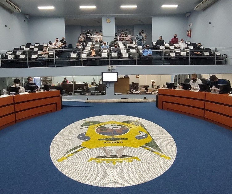 Ponta Grossa: Investigação do Gaeco faz busca na Câmara e determina afastamento de vereador