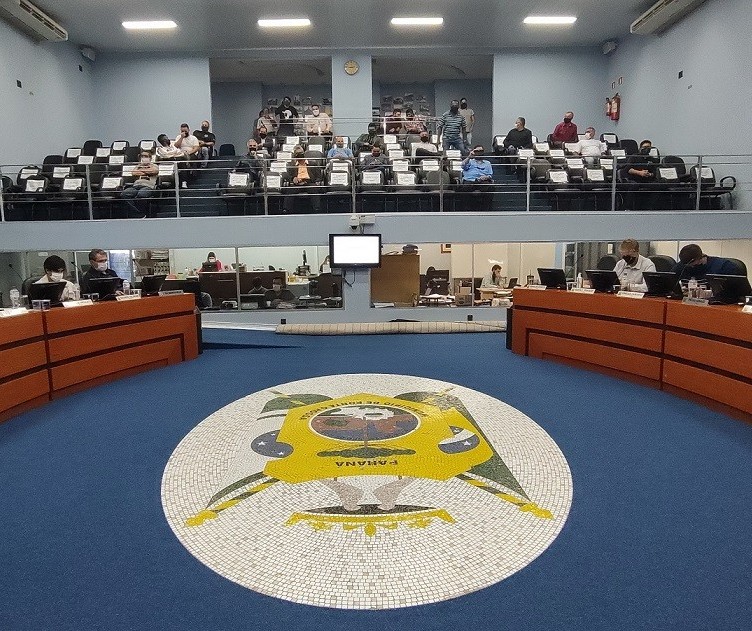 Ponta Grossa: Investigação do Gaeco faz busca na Câmara e determina afastamento de vereador