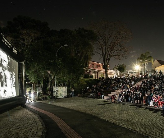 Planaltina do Paraná terá cinema ao ar livre nessa sexta-feira (3)