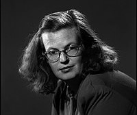 Shirley Jackson, uma das principais escritoras de terror, tem obras lançadas no Brasil