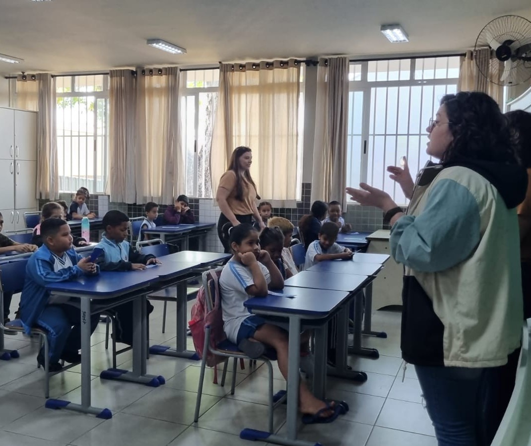 Projeto de língua portuguesa para alunos imigrantes é lançado em Maringá
