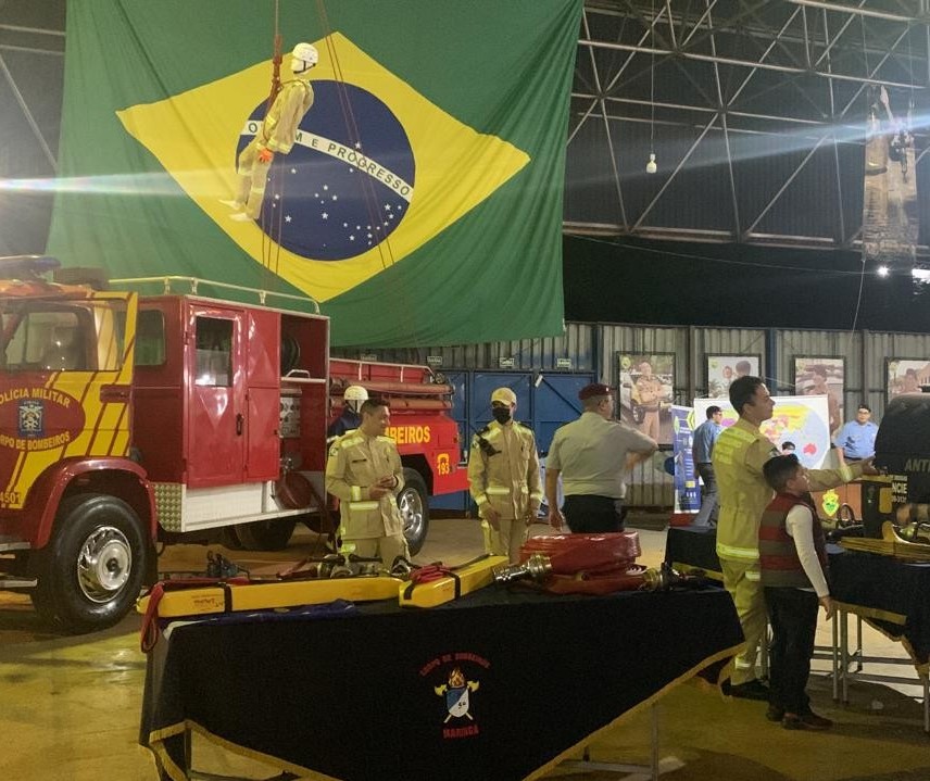 Equipamentos do Corpo de Bombeiros estão expostos em estande na Expoingá