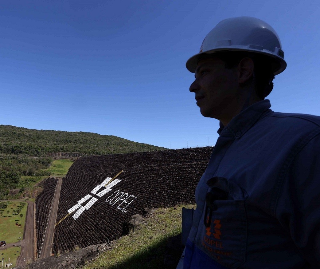 Governo pretende usar dinheiro da venda da Copel em obras de infraestrutura