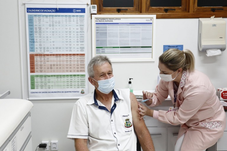 Acadêmicos da área da saúde podem ajudar na vacinação contra o coronavírus