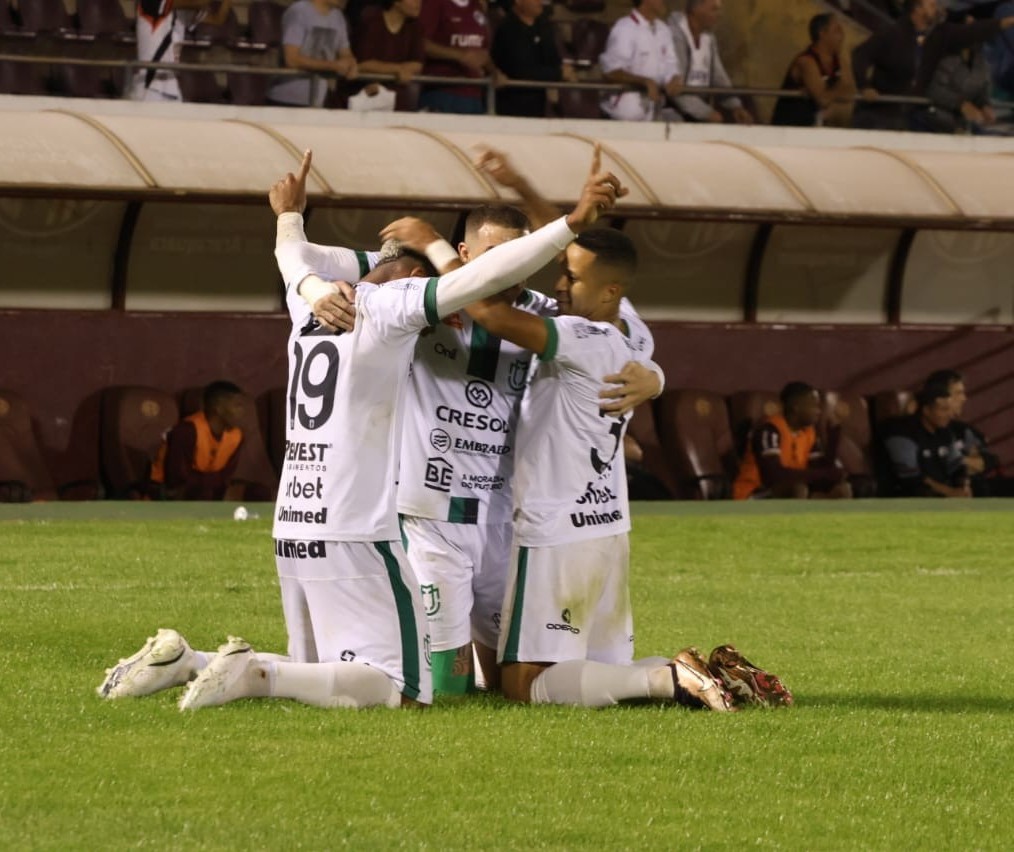 Maringá FC vence Ferroviária e se classifica para 2ª fase do Brasileiro