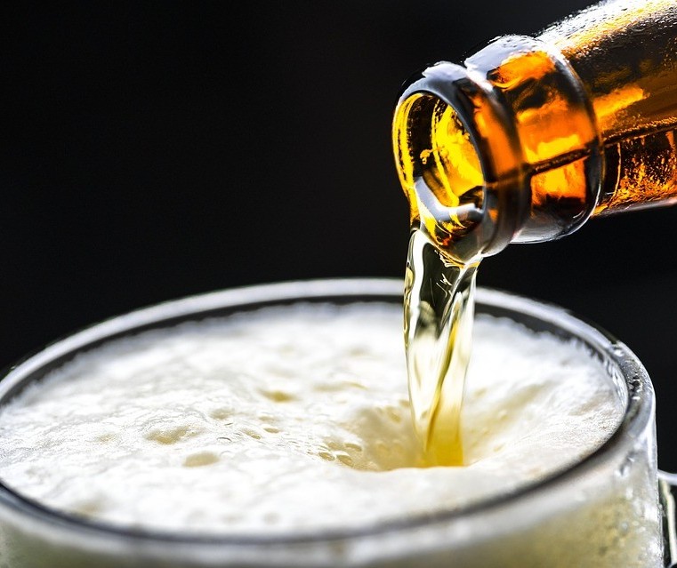 Brasileiro gasta em média 14% do salário em cerveja