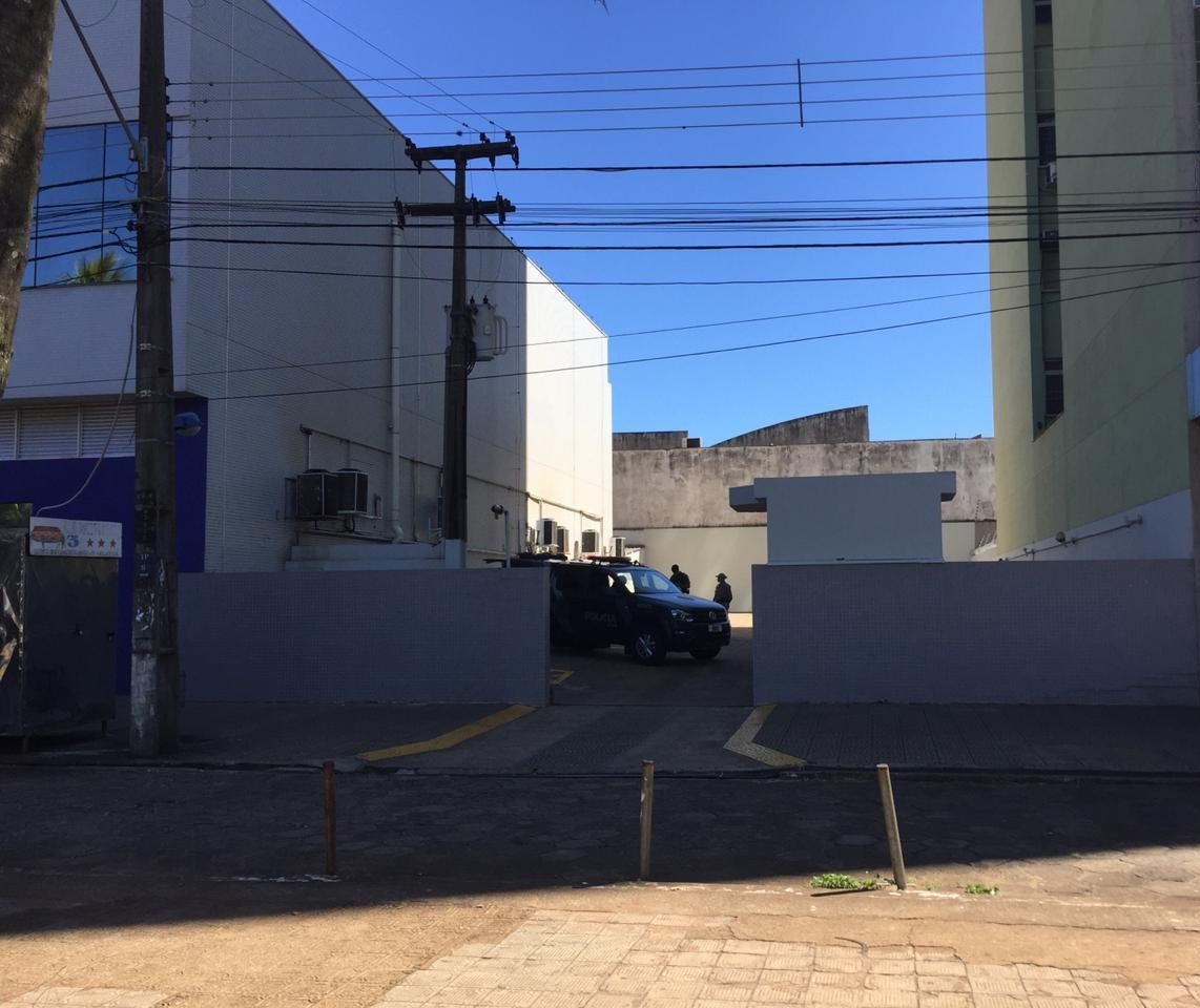 Sacola suspeita de ter bomba dentro tinha colher e outros itens