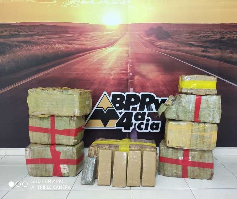 PRE apreende 156 kg de maconha na PR-323