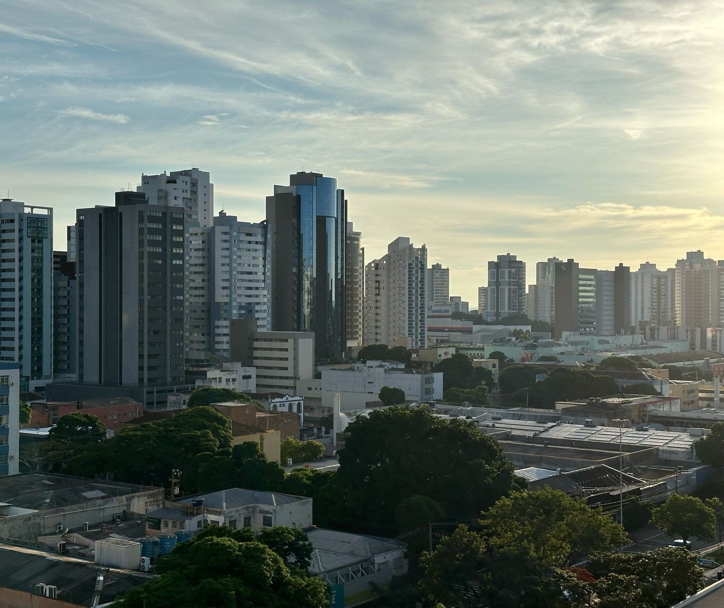 Calor segue acima de 30º C nesta sexta-feira (12); veja previsão para o fim de semana