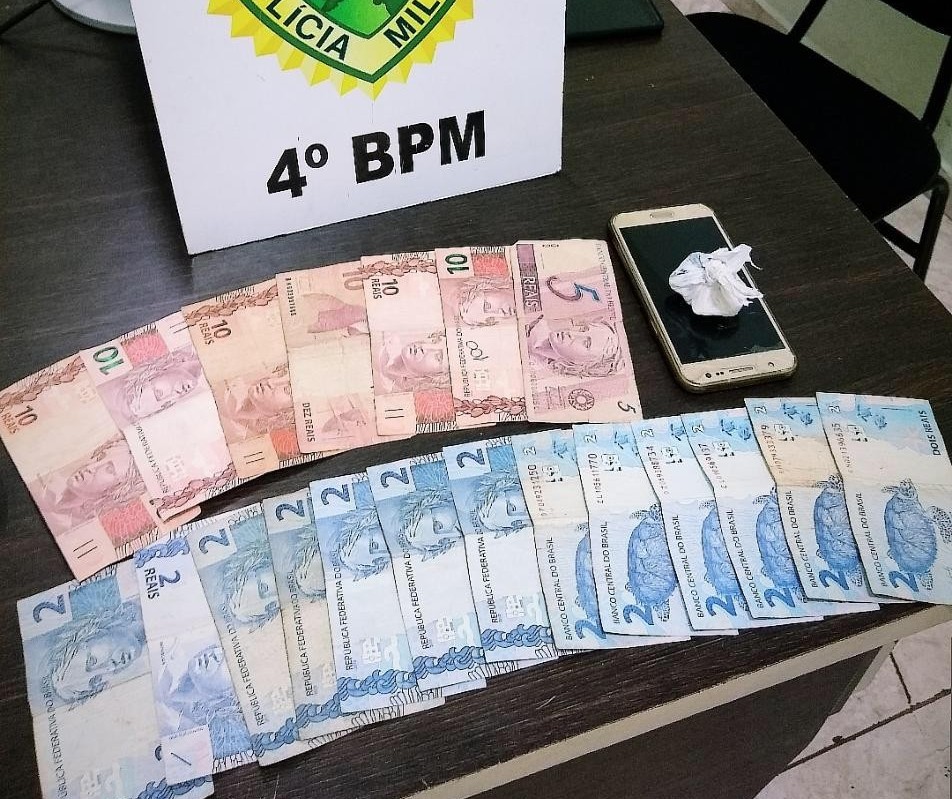 Motociclista alcoolizado é preso por tráfico após perseguição