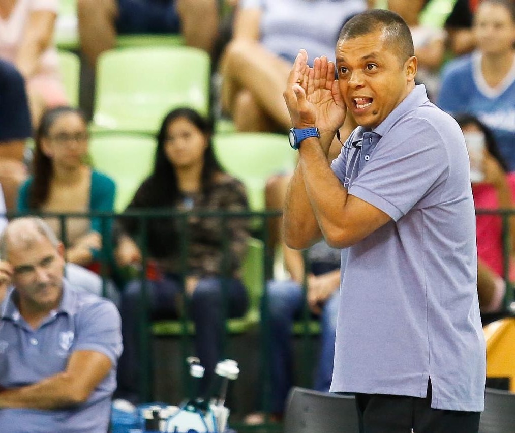 Alessandro Fadul permanece no Maringá Vôlei