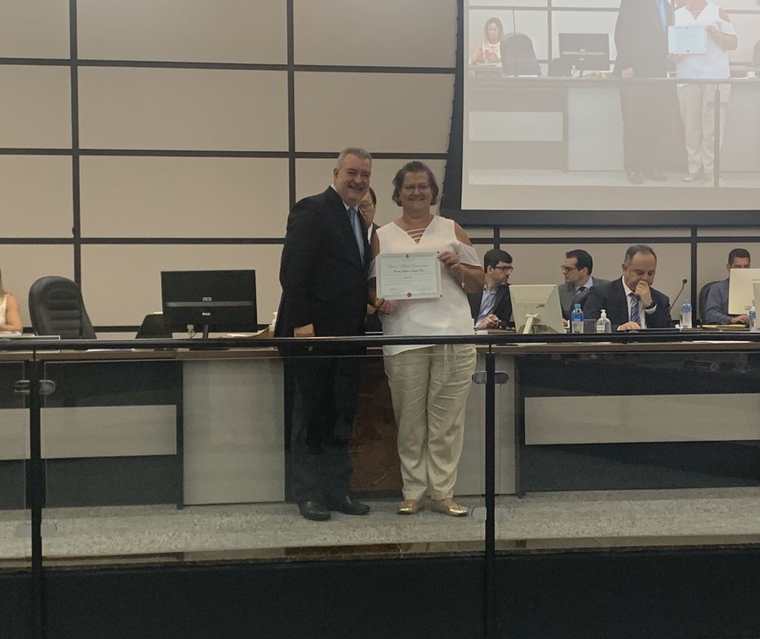 Câmara homenageia a premiada engenheira civil maringaense Donaria Rizzo