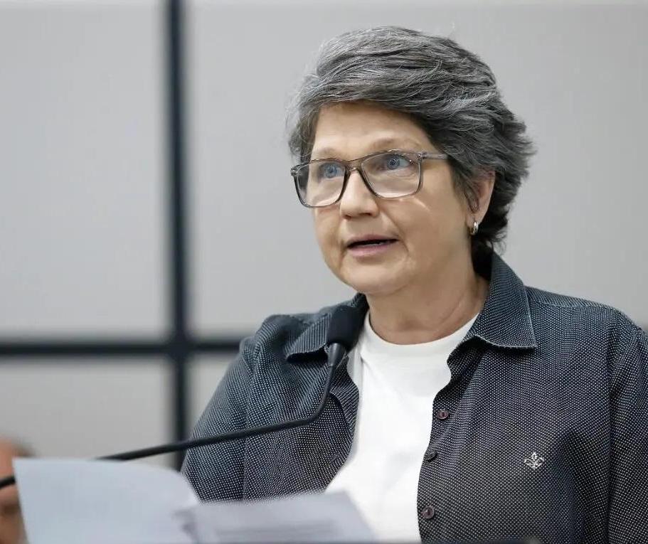 CP contra Cris Lauer é suspensa por decisão judicial