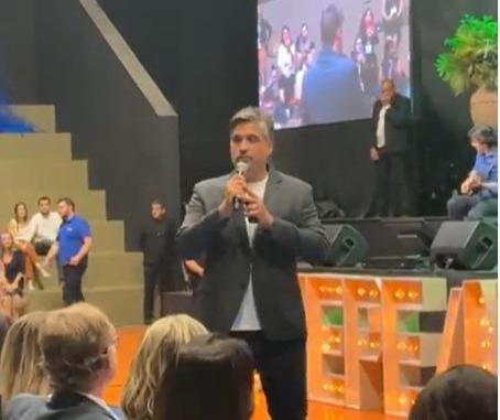 Léo Chaves abre XXVIII Congresso de Educação e Cidadania