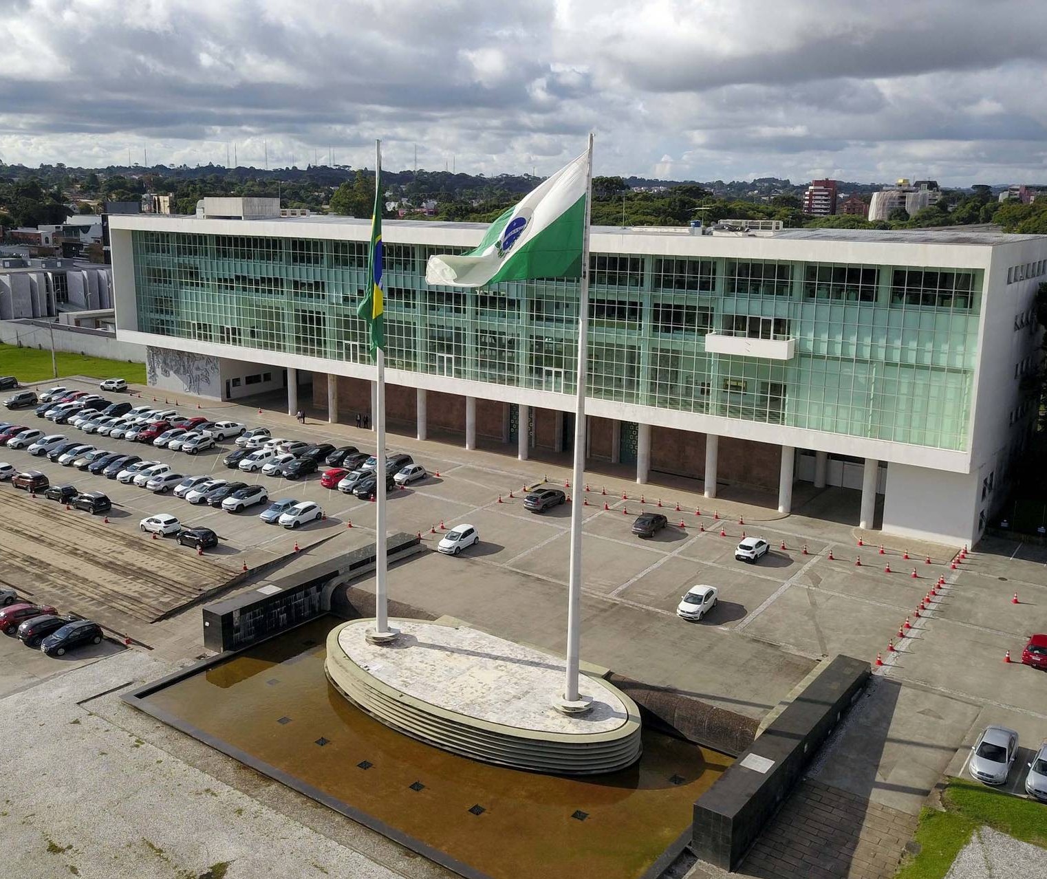 Paraná prorroga até dia 30 medidas restritivas contra a Covid-19