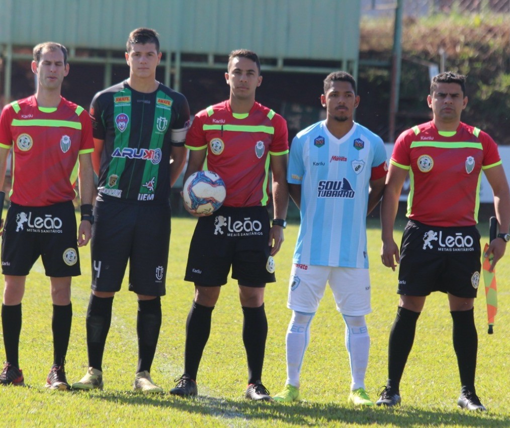 Quatro jogadores do Maringá FC são avaliados por um clube português