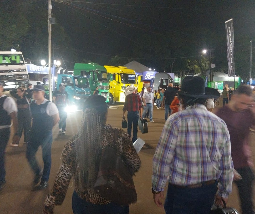 Expoingá termina com estimativa de R$ 1 bi em negócios durante e após feira