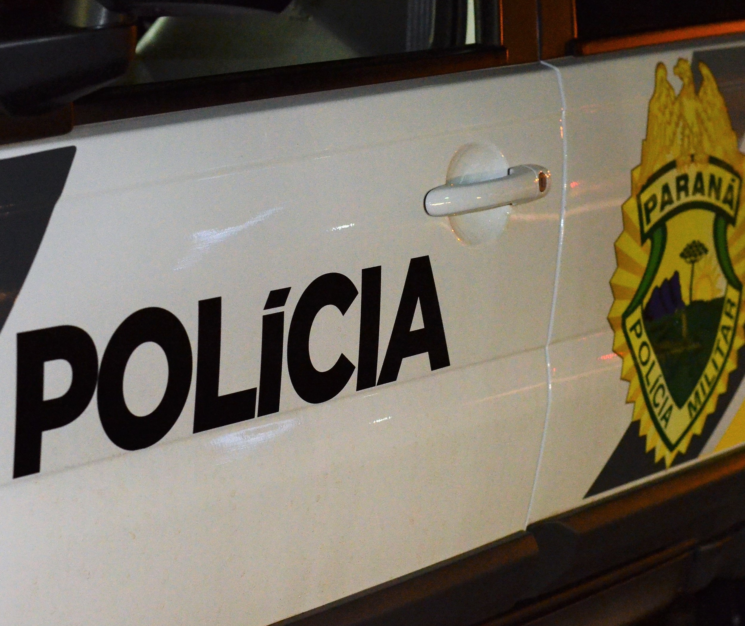 Homem é preso por furtar fios em uma casa em construção