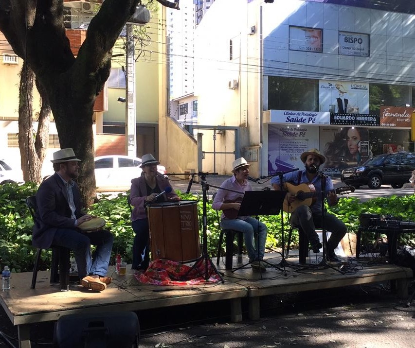 Música ecoa no Parque do Ingá