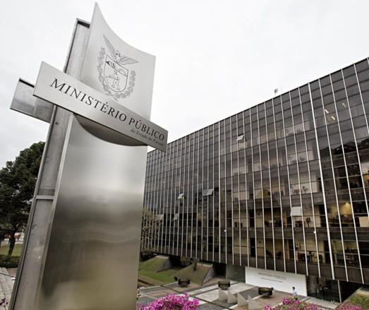 Ministério Público denuncia mulher acusada de torturar a própria mãe