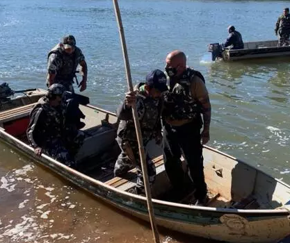 Grupamento especial de Curitiba reforça buscas por desaparecidos no Rio Ivaí