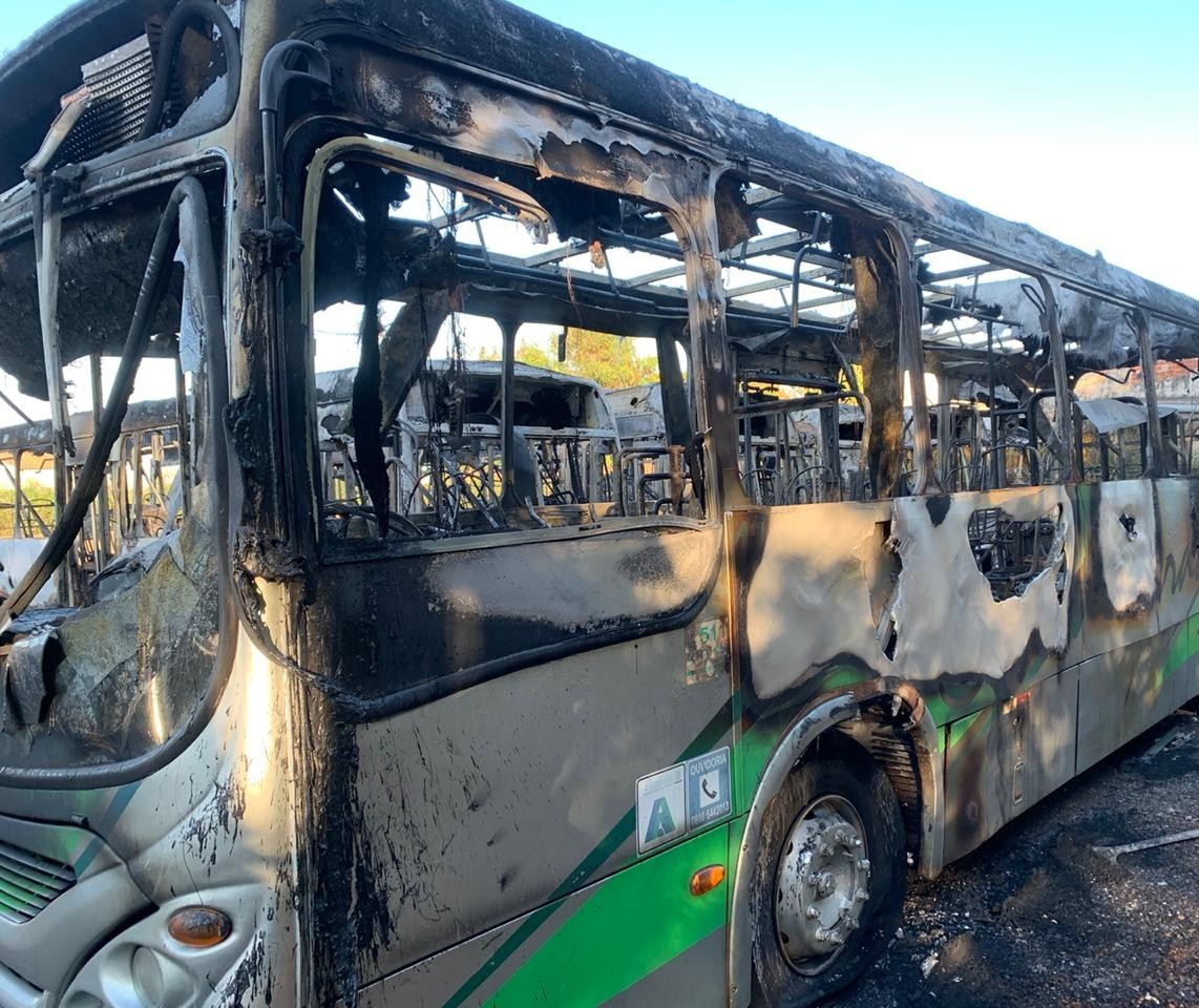 Polícia aponta envolvimento de diretor de sindicato em incêndio de ônibus