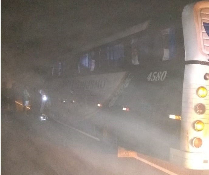 Ônibus de sacoleiros é assaltado na PR-317