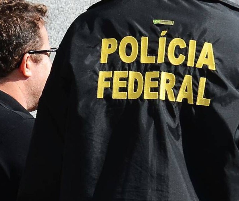 Polícia Federal cumpre mandado de busca e apreensão em casa de influenciadora de Maringá