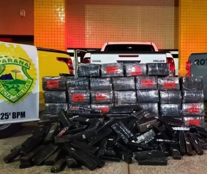 Hilux de Maringá dirigida por menor é apreendida com mais de 1 tonelada de maconha