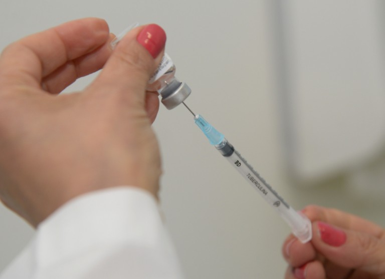 Procura por atualização de vacina aumenta em Maringá