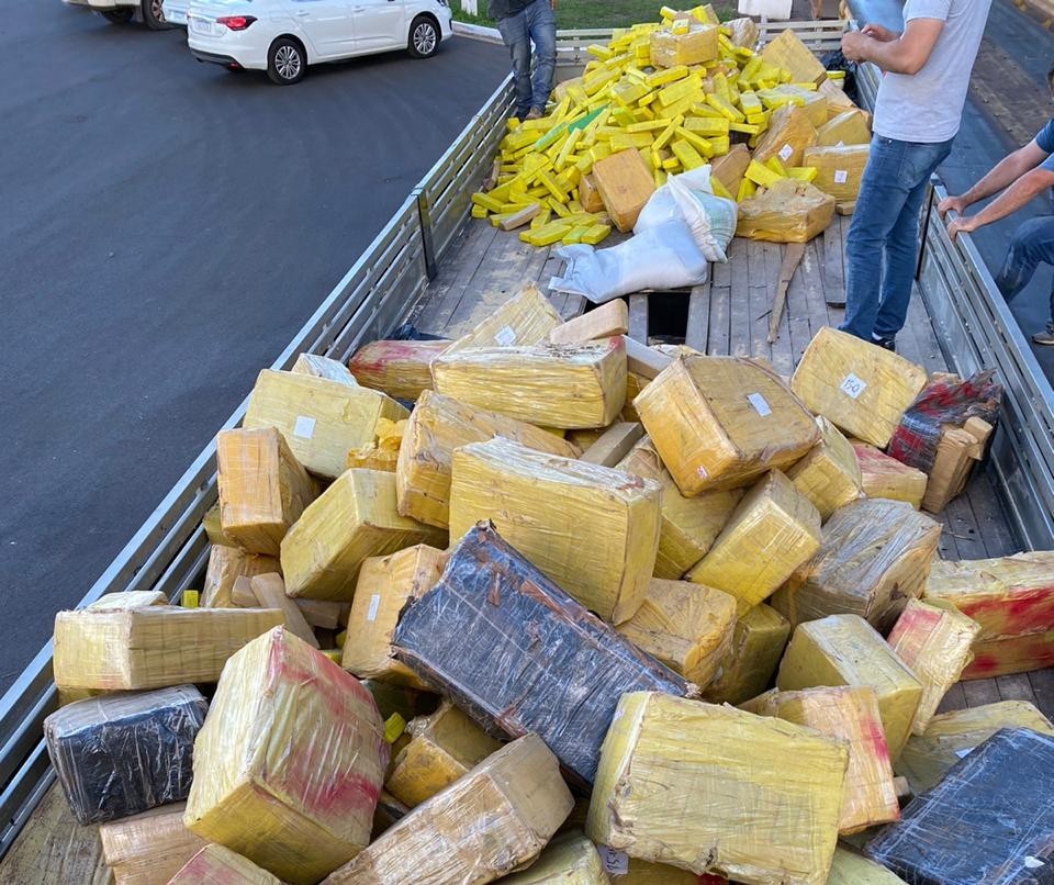 Video: Denarc de Maringá apreende 3 toneladas de drogas
