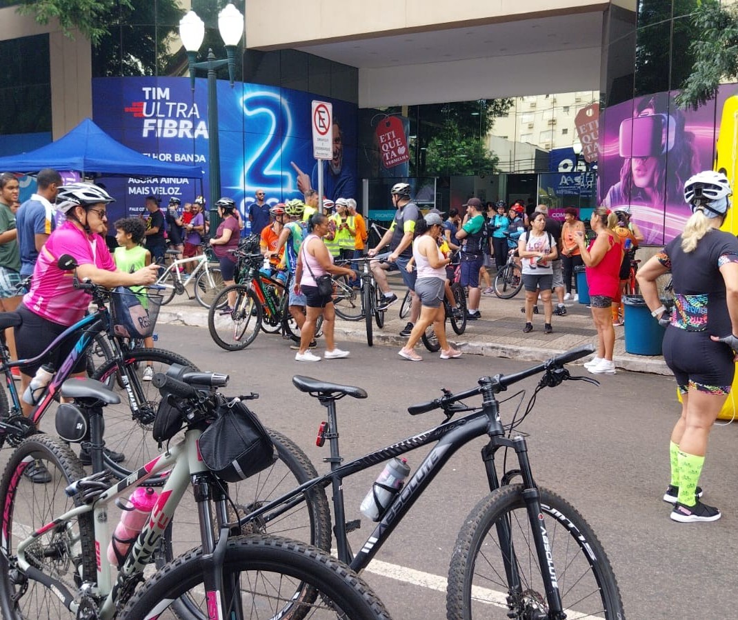 1° Passeio Ciclístico da Mulher é realizado em Maringá