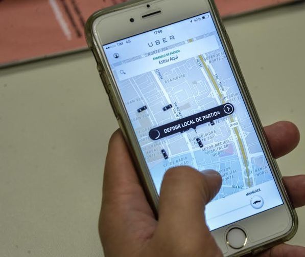 Brasileiros gastam em média 10% do orçamento com Apps de transporte