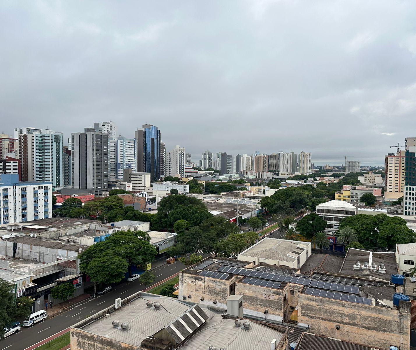 Maringá amanhece com céu encoberto nesta segunda (12); confira os detalhes da previsão