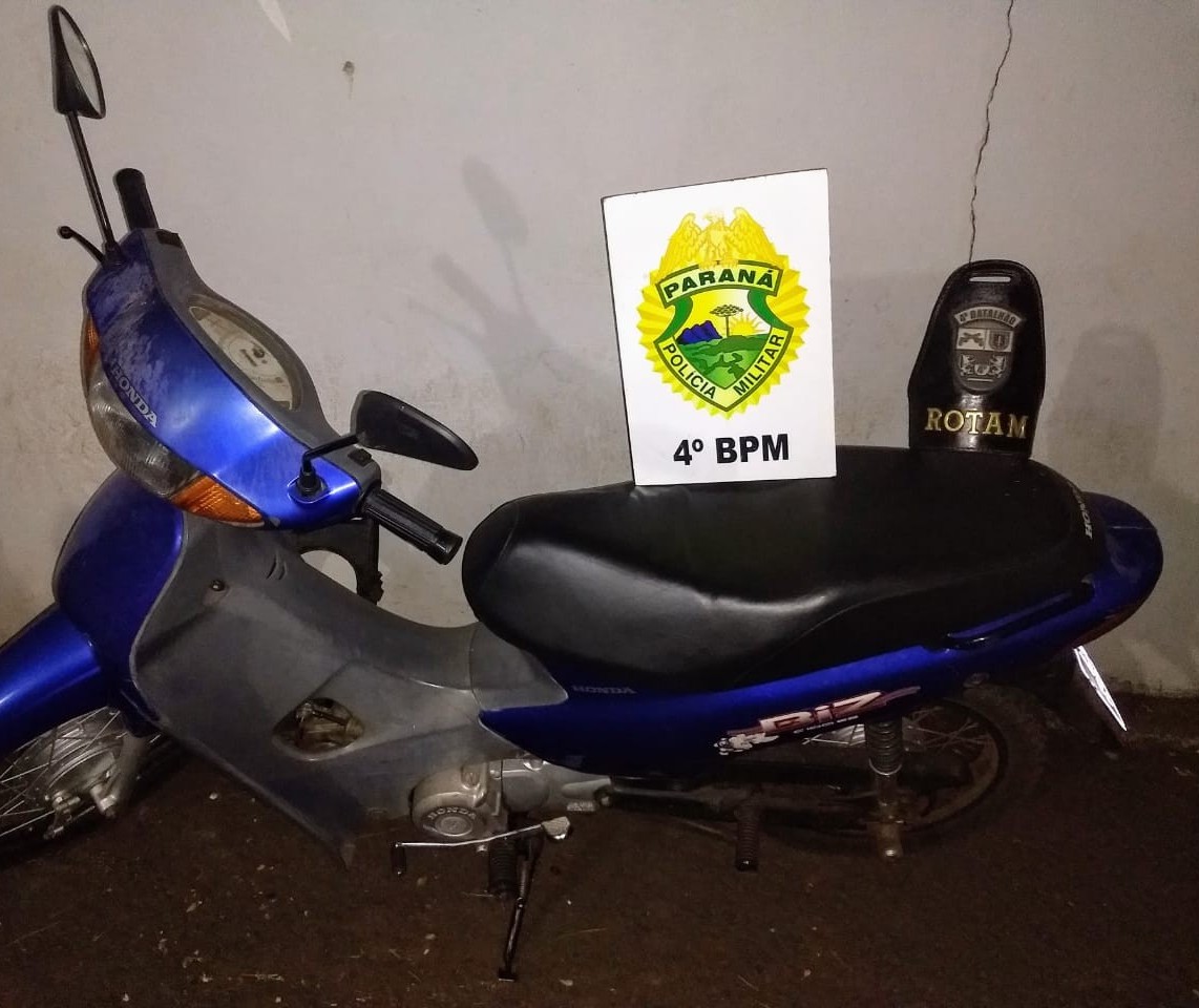 Dois jovens em moto furtada são abordados e detidos por receptação