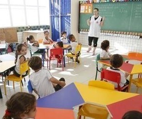 Compra de 135 vagas em escolas privadas entra na fase final